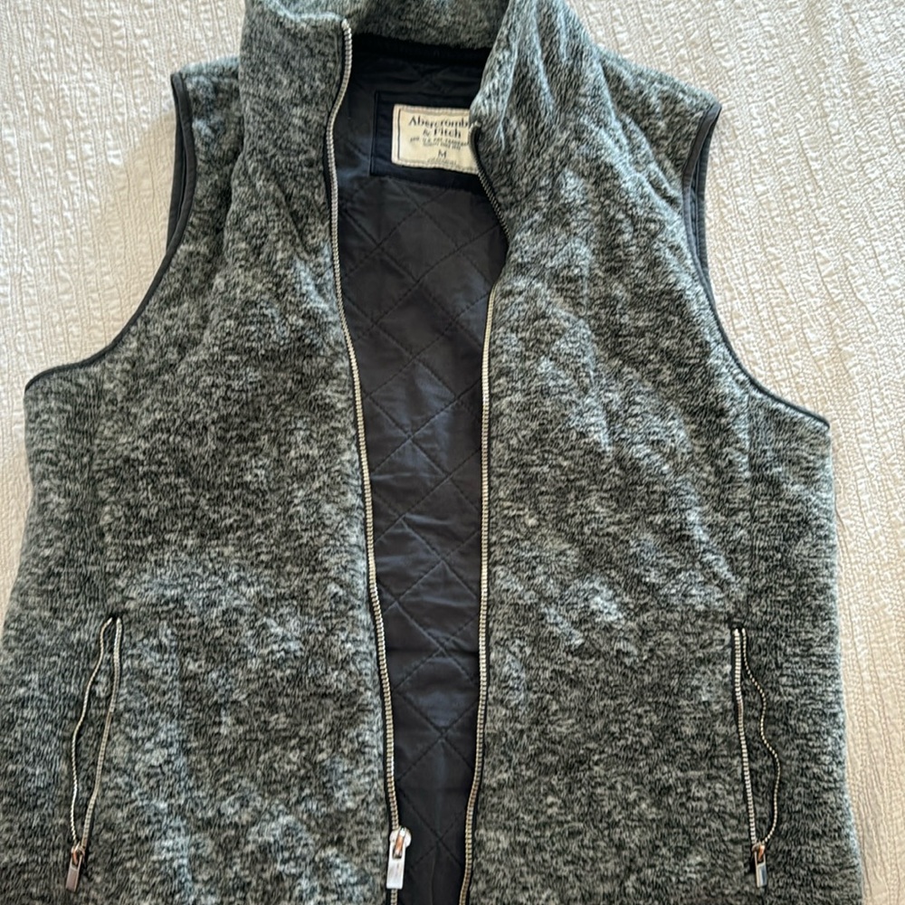 Abercrombie & Fitch gray vest